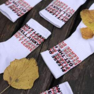Socks from 1and1 with the inscription Please ... don't leave (women's)