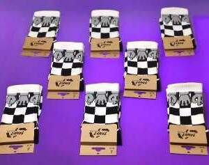 Socks from 1and1 with the Queen's move print (women's)